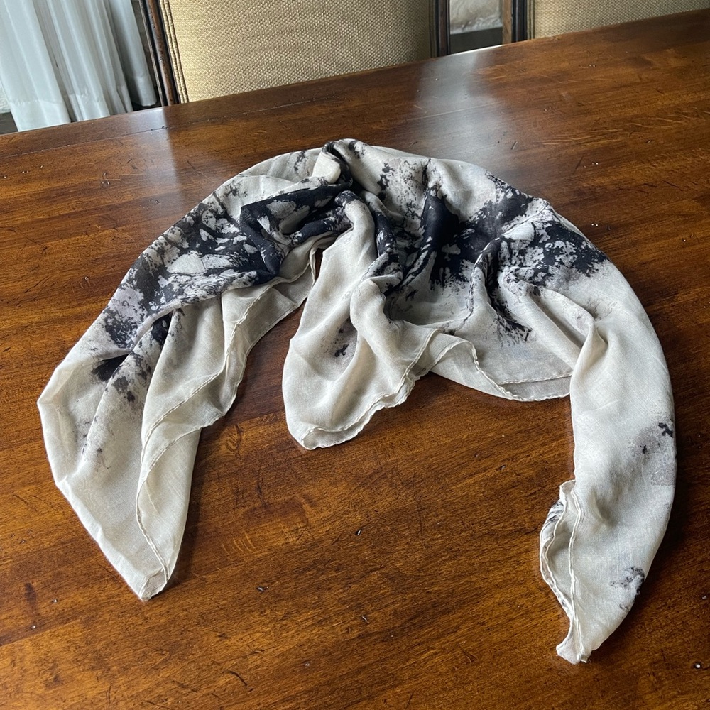 Sandra Angelozzi Scarf